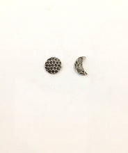 Load image into Gallery viewer, Trio de boucles d&#39;oreilles minimalistes | Lune, beigne, rond
