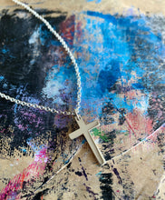 Load image into Gallery viewer, Pendentif croix en argent

